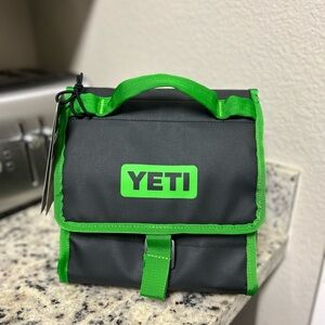 YETI daytrip lunch bag cooler